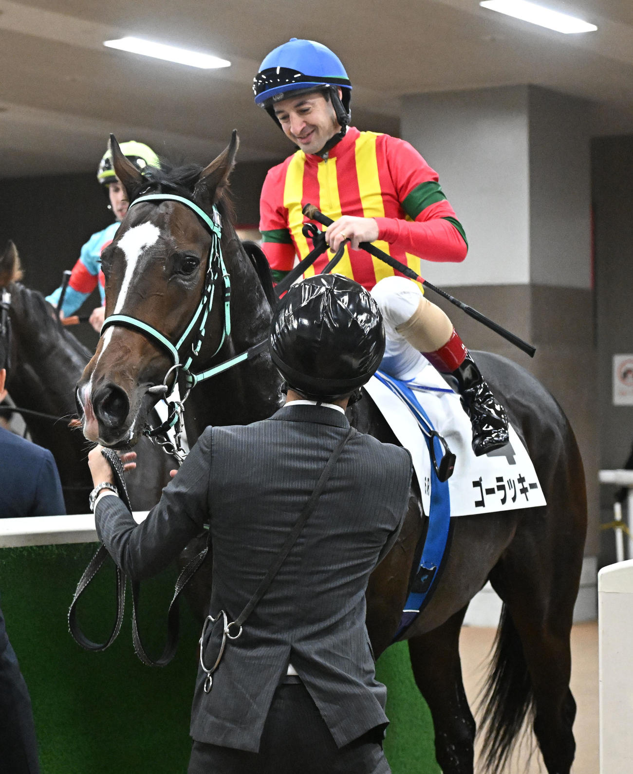 東京6R、2歳新馬戦を制したゴーラッキーとルメール騎手（撮影・千葉一成）