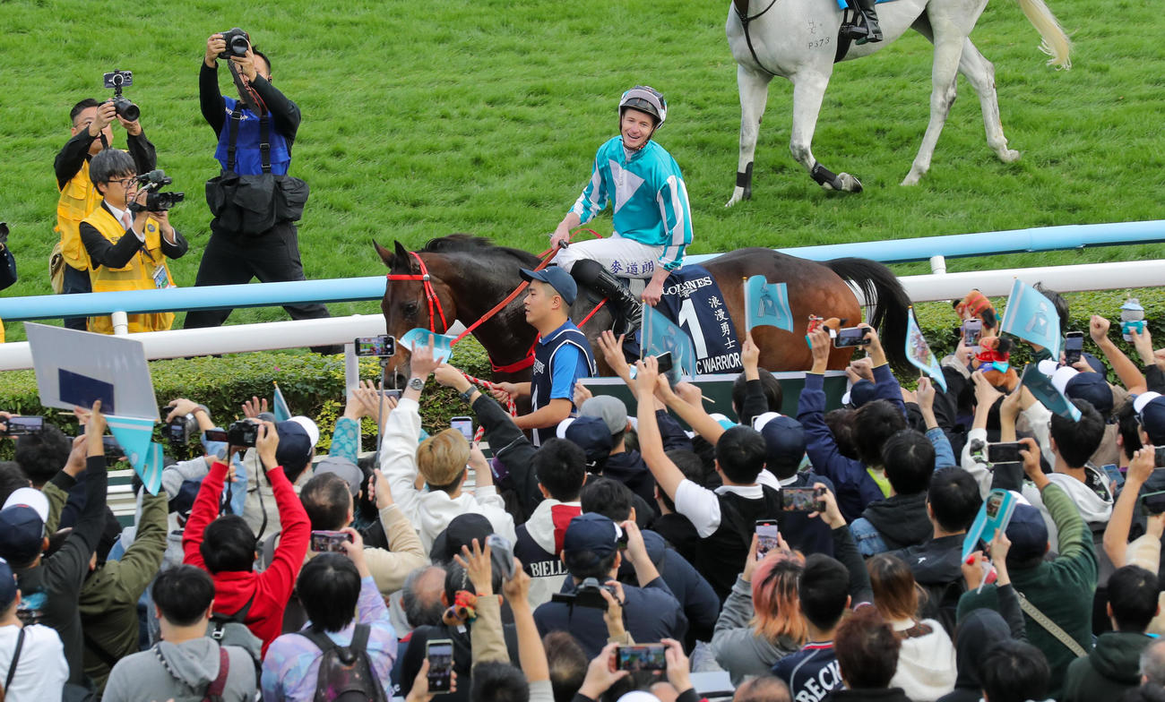 香港カップを制したロマンチックウォリアー（（C）The Hong Kong Jockey Club）