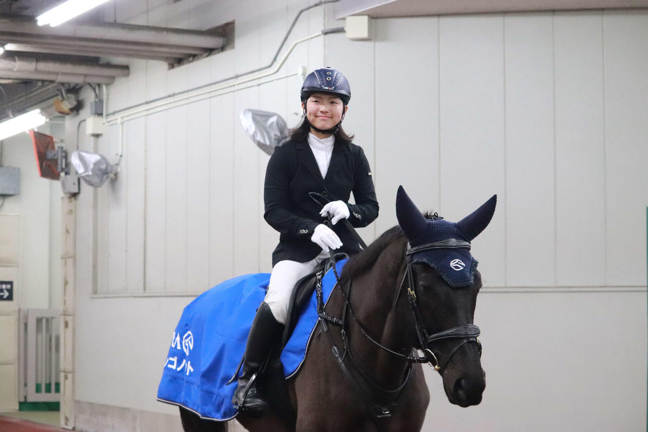 YJSファナイルラウンド中京で誘導馬に騎乗した名古屋の小笠原羚騎手