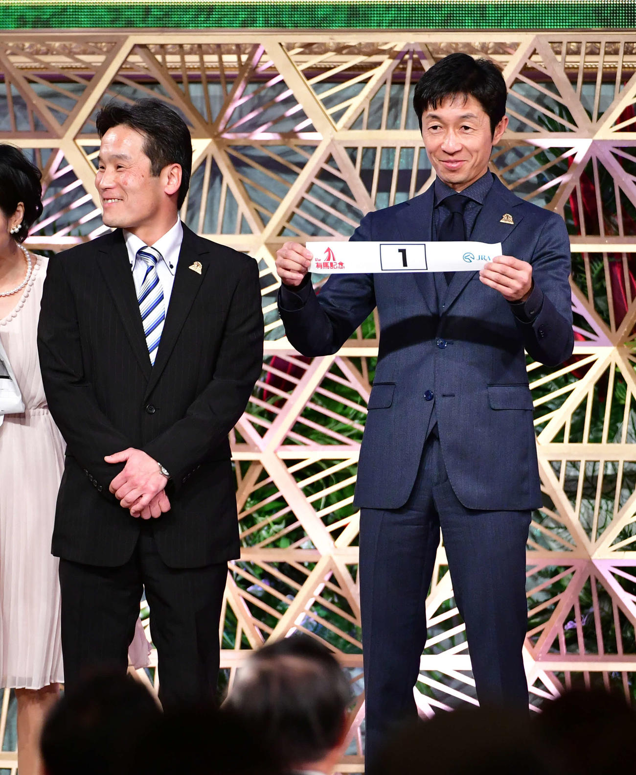 2016年有馬記念の枠順抽選で1枠1番を引き当てたキタサンブラック陣営の武豊騎手