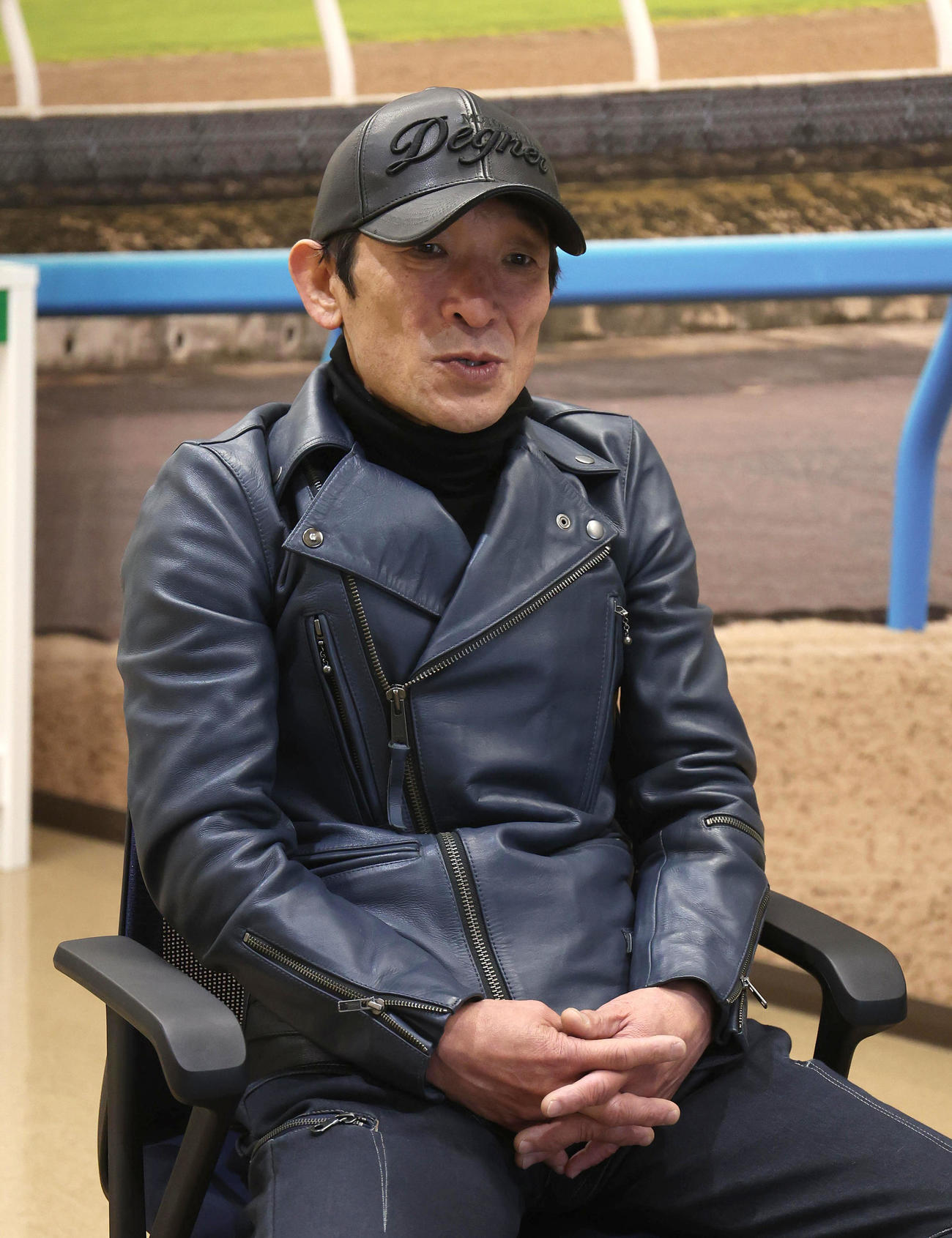 武豊騎手との対談でメイショウタバルについて語る石橋師（撮影・白石智彦）