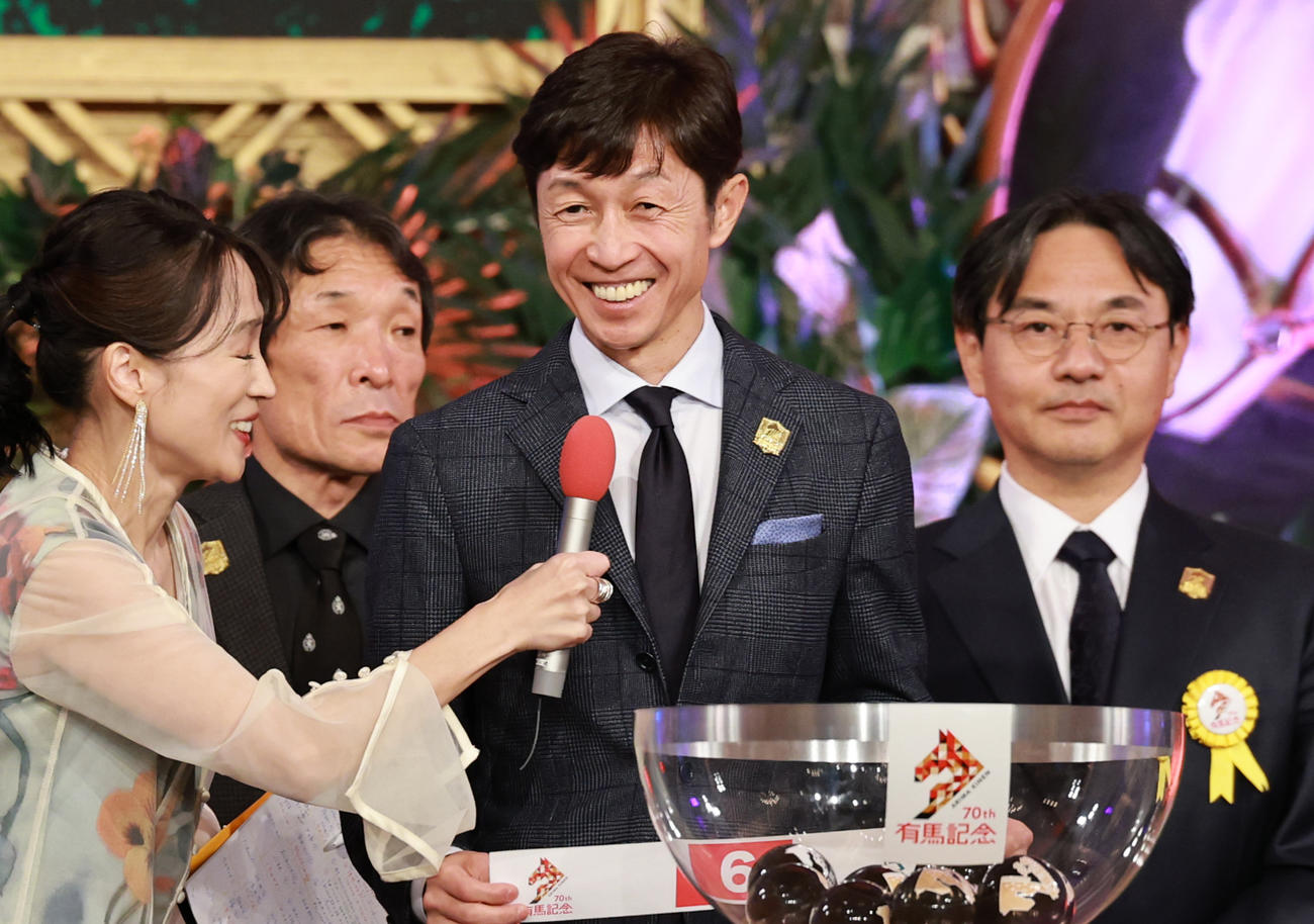 3枠6番を引き笑顔をみせるメイショウタバルの武豊騎手