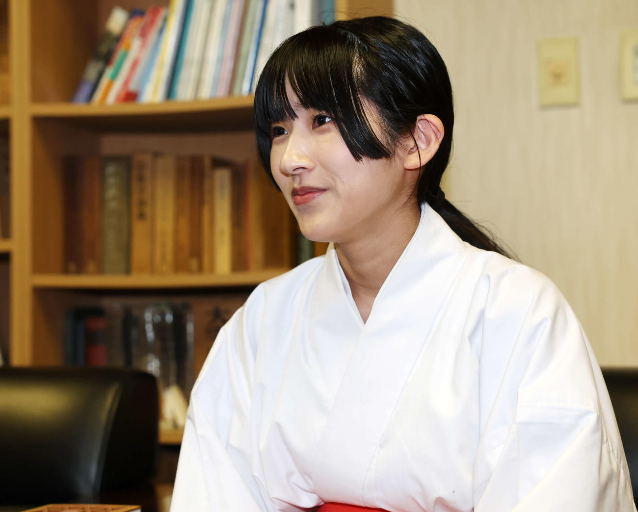 有馬記念に向けて思いを語る穴守稲荷神社の巫女の菊竹夏希さん（撮影・宮地輝）