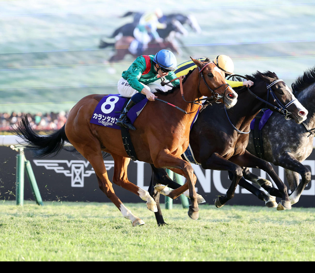 ジャパンCを制したカランダガン（左）とバルザローナ騎手（2025年11月30日撮影）