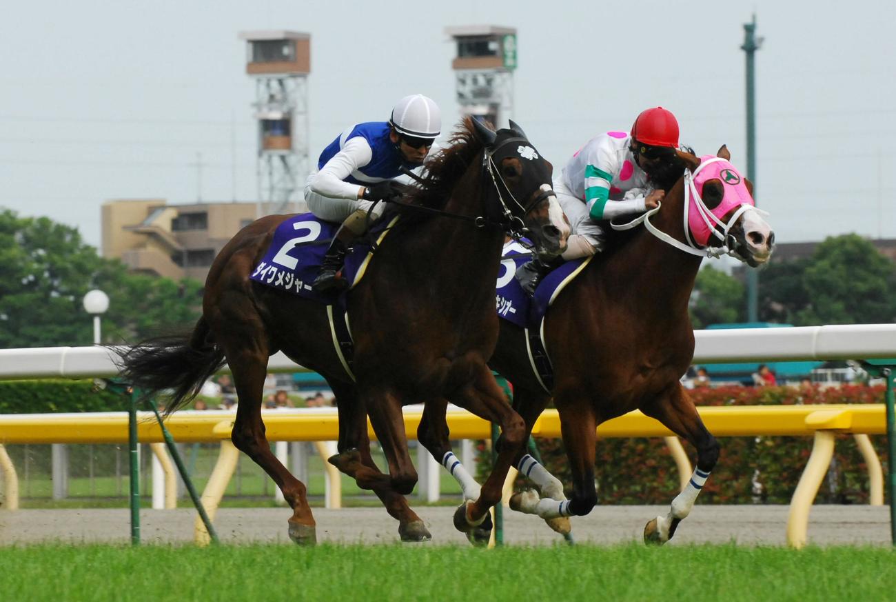 07年安田記念を制したダイワメジャー（左）