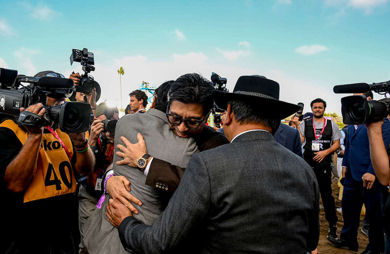フォーエバーヤングの藤田晋氏、矢作師（C)Carlos J. Calo/Eclipse Sportswire/Breeders Cup