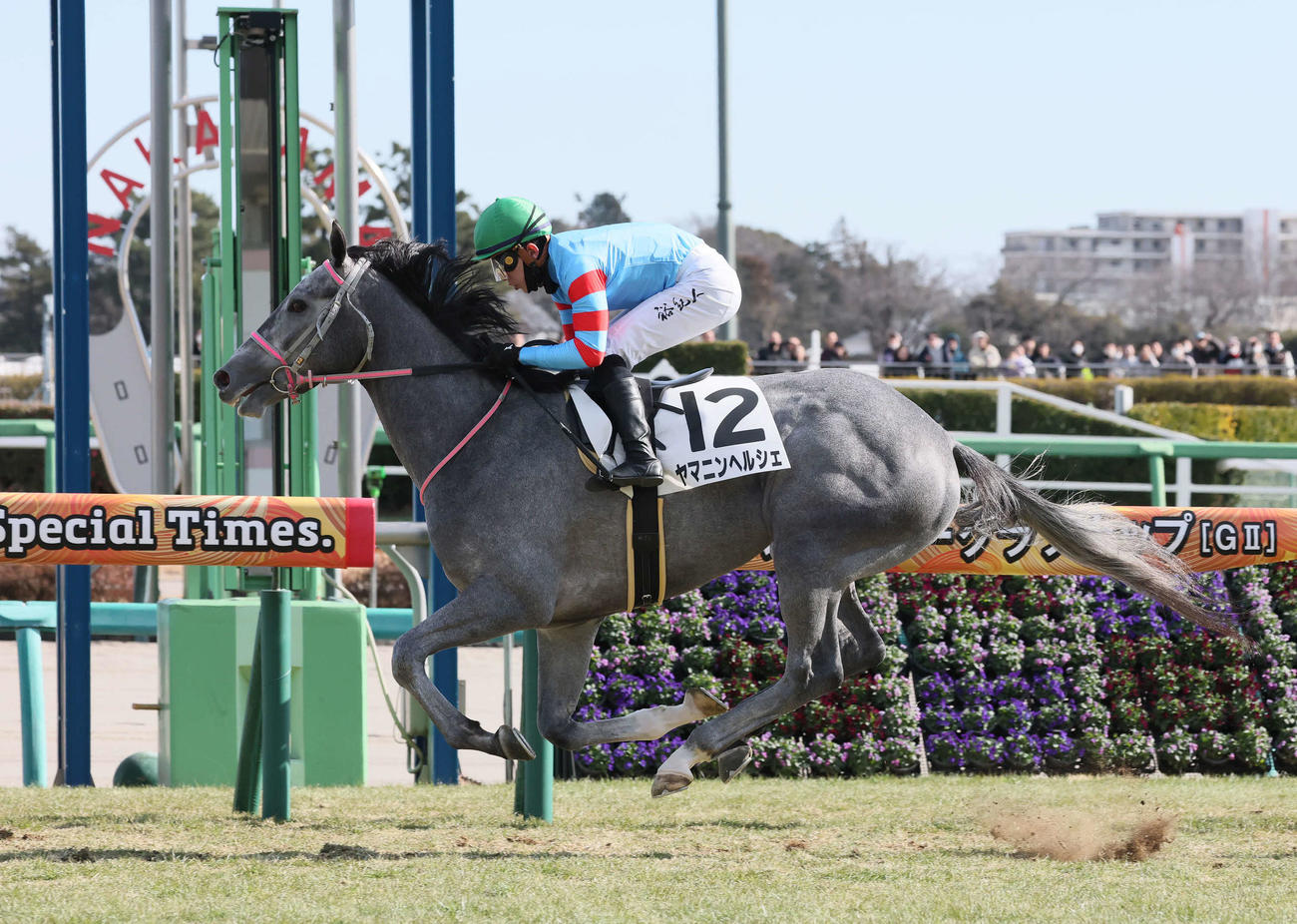 中山5R、3歳新馬戦を制したヤマニンヘルシェと石川騎手（撮影・丹羽敏通）