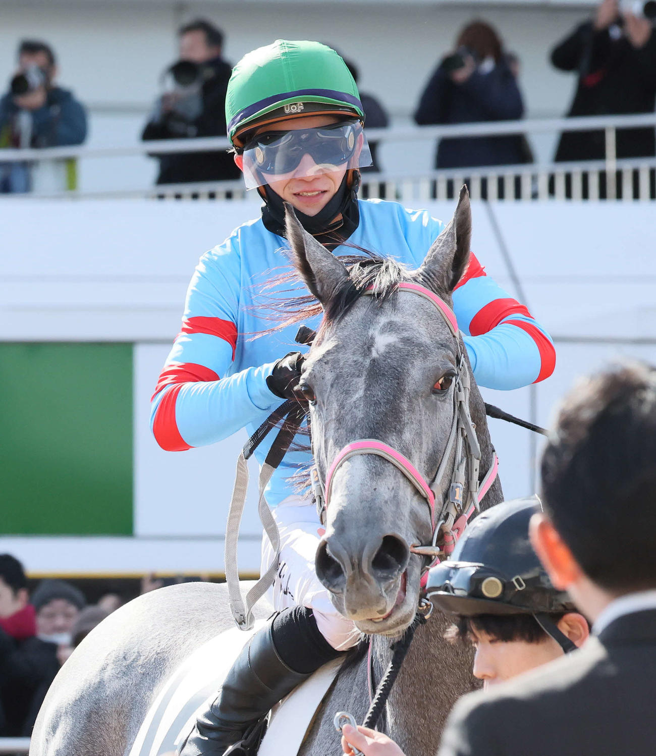 中山5R、3歳新馬戦を制したヤマニンヘルシェと石川騎手（撮影・丹羽敏通）