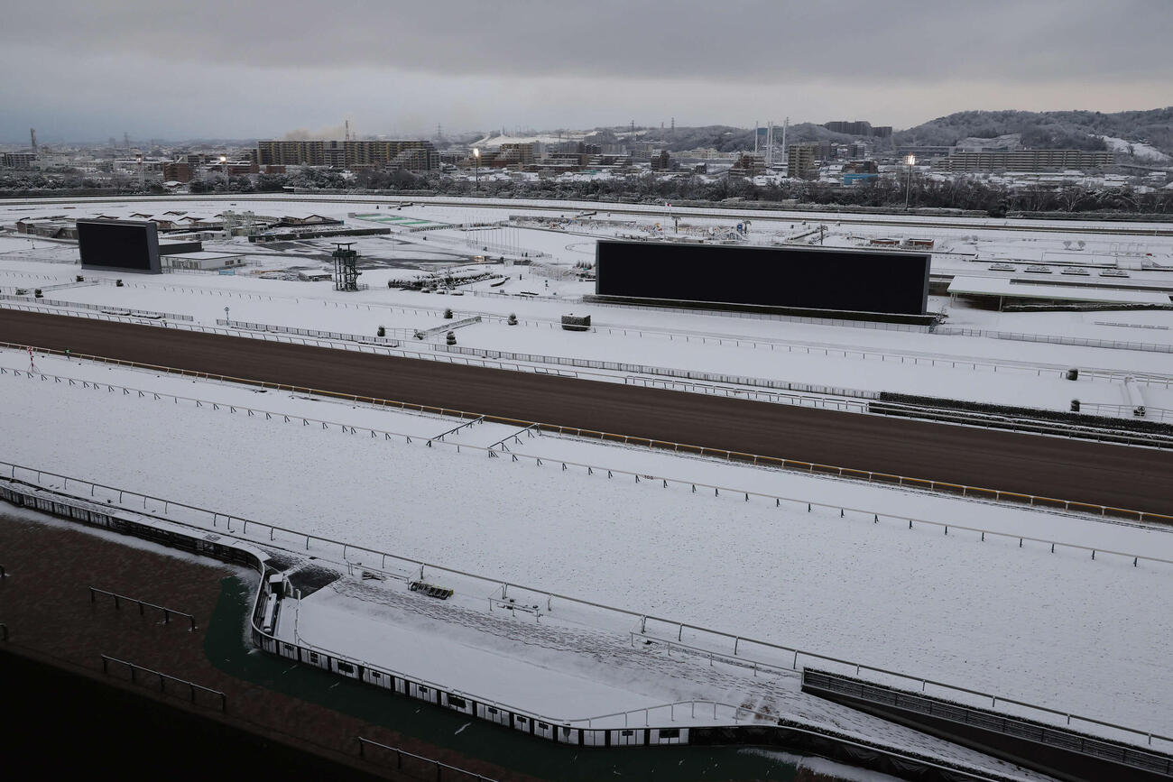 雪のため開催中止が発表された東京競馬場（撮影・丹羽敏通）