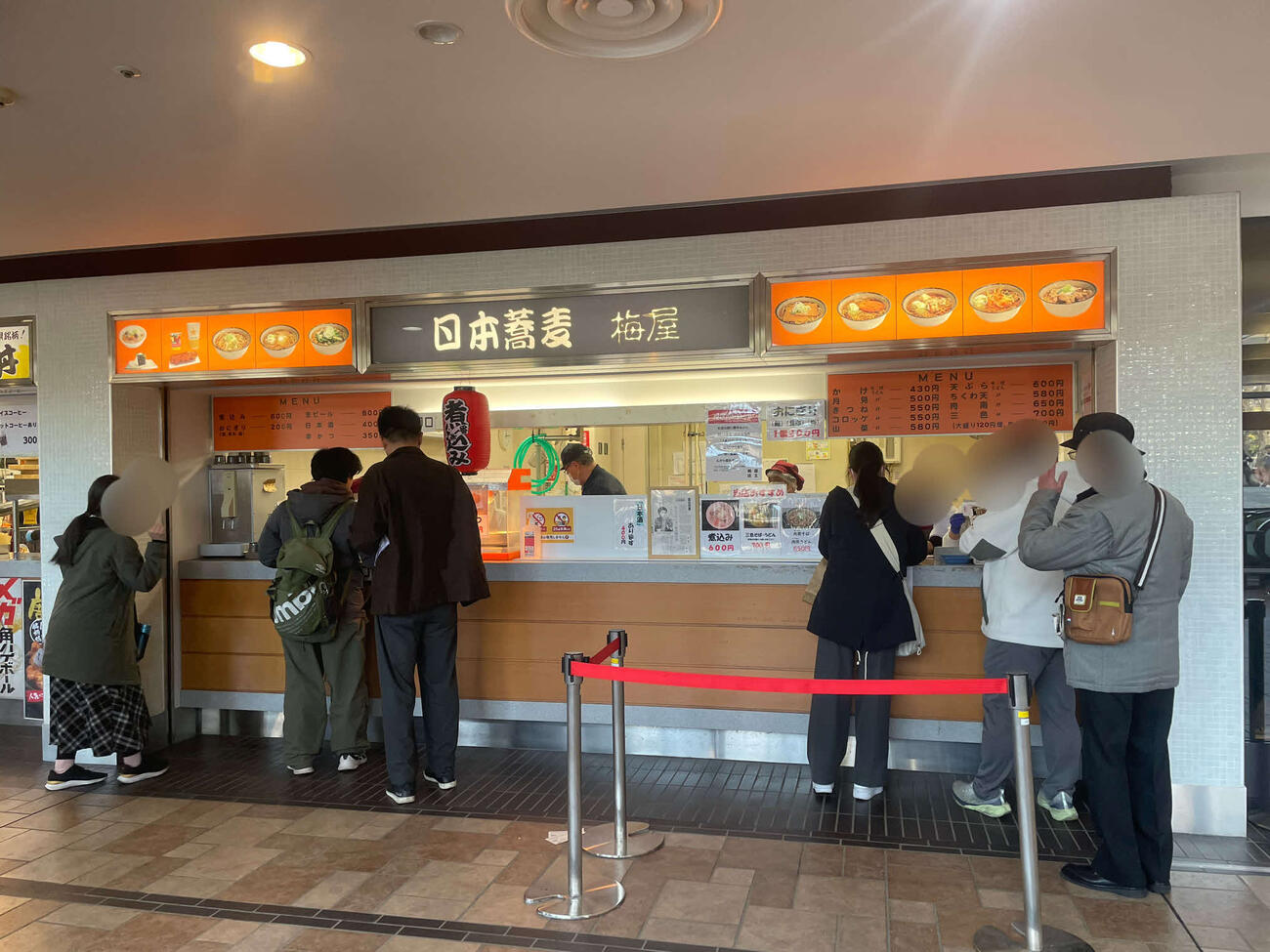 東京競馬場フジビュースタンド1階フードコートの梅屋