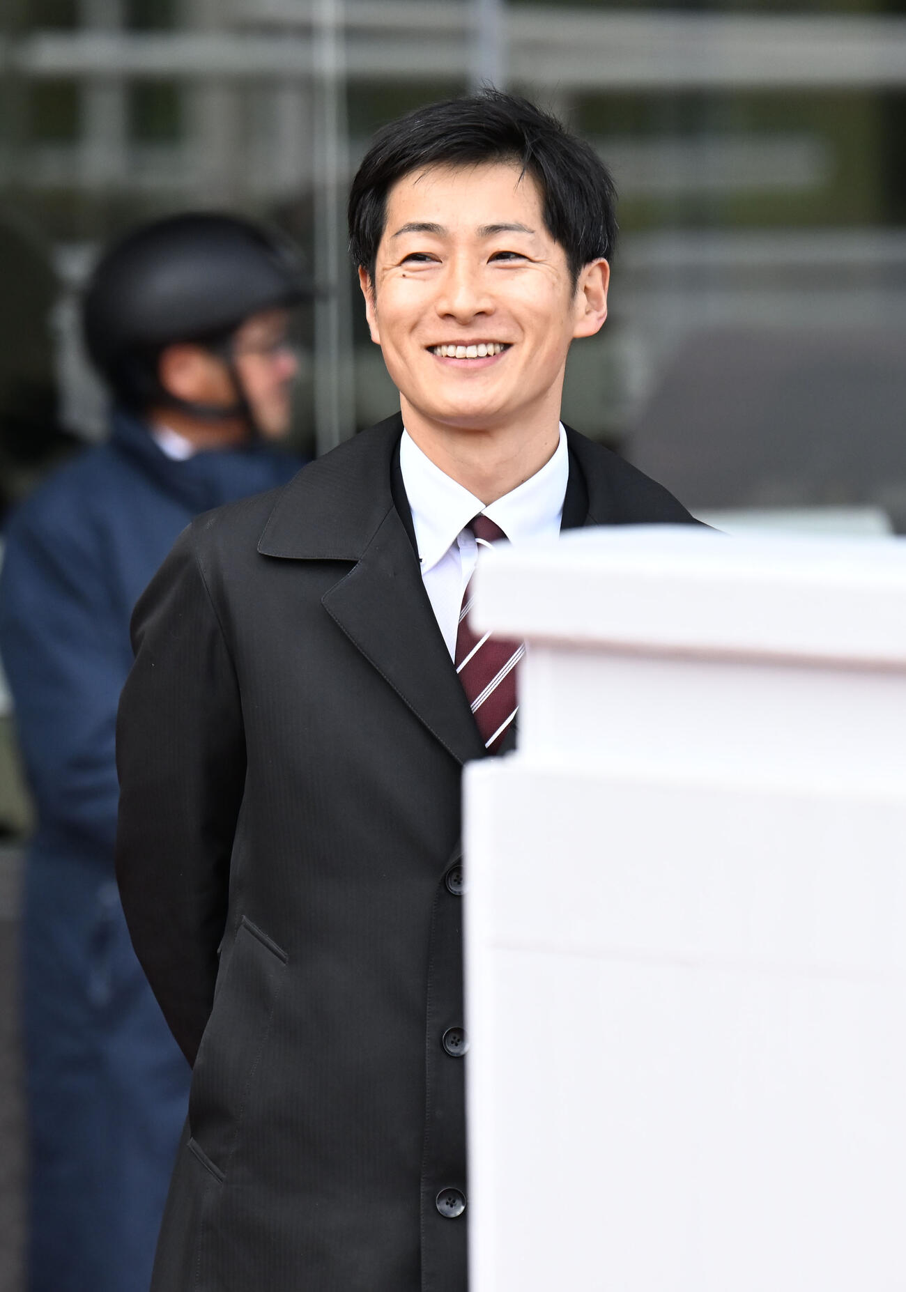 阪神1R3歳未勝利　シャンデヴィーニュでJRA初勝利を飾った柴田卓調教師（撮影・和賀正仁）