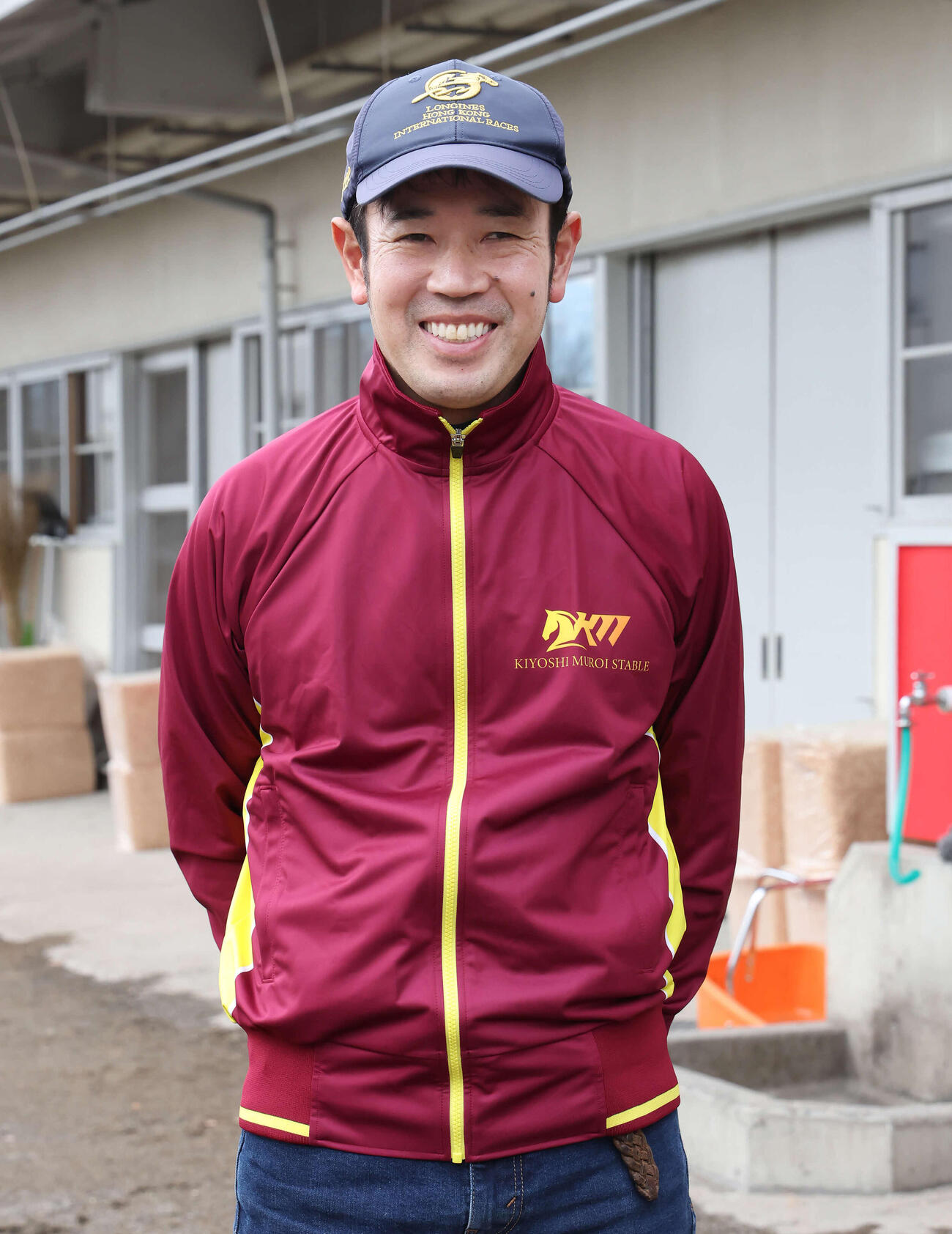 室井潔調教師（2026年3月4日撮影）