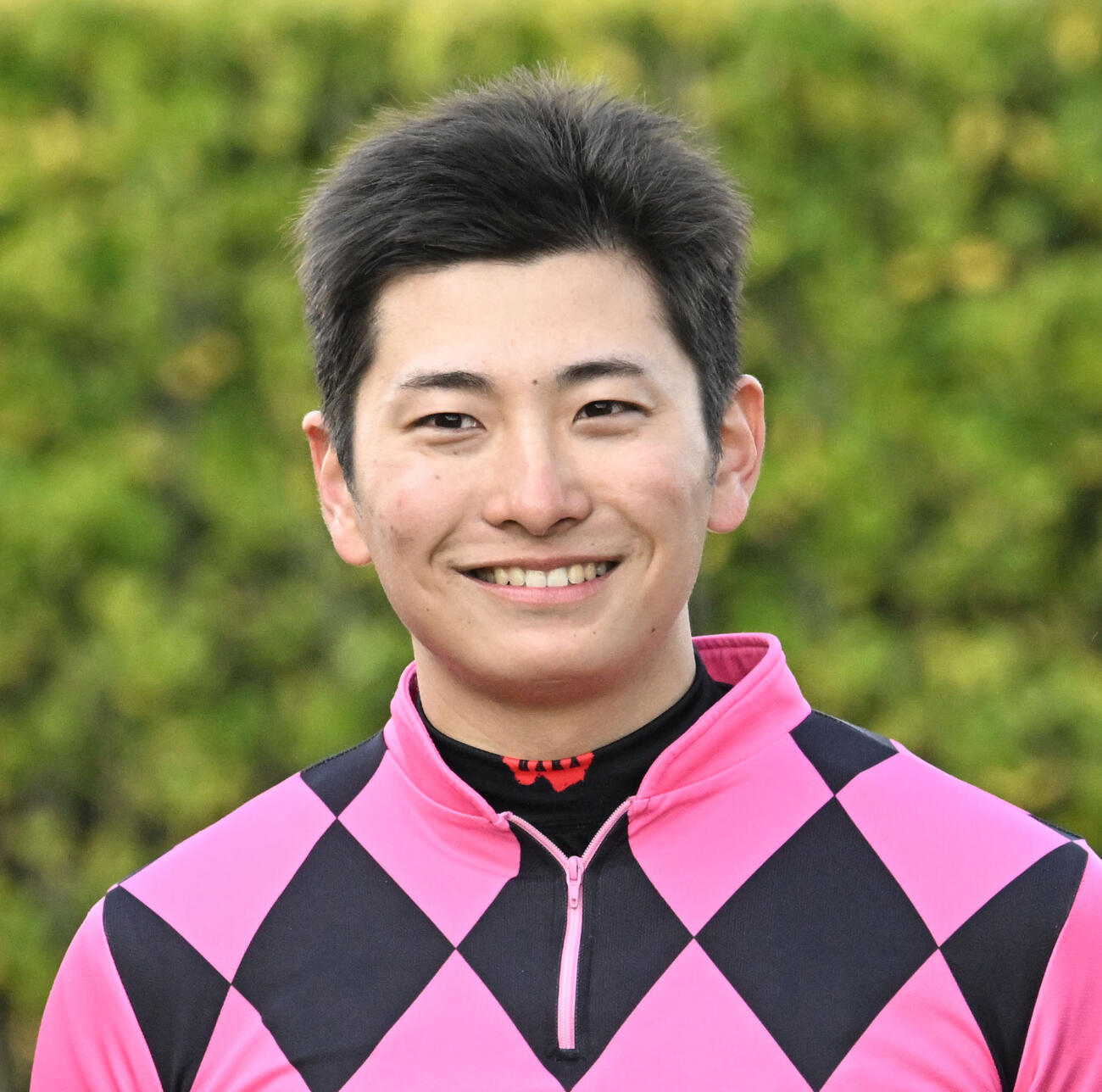 フラワーCをスマートプリエールで制した原騎手（撮影・千葉一成）