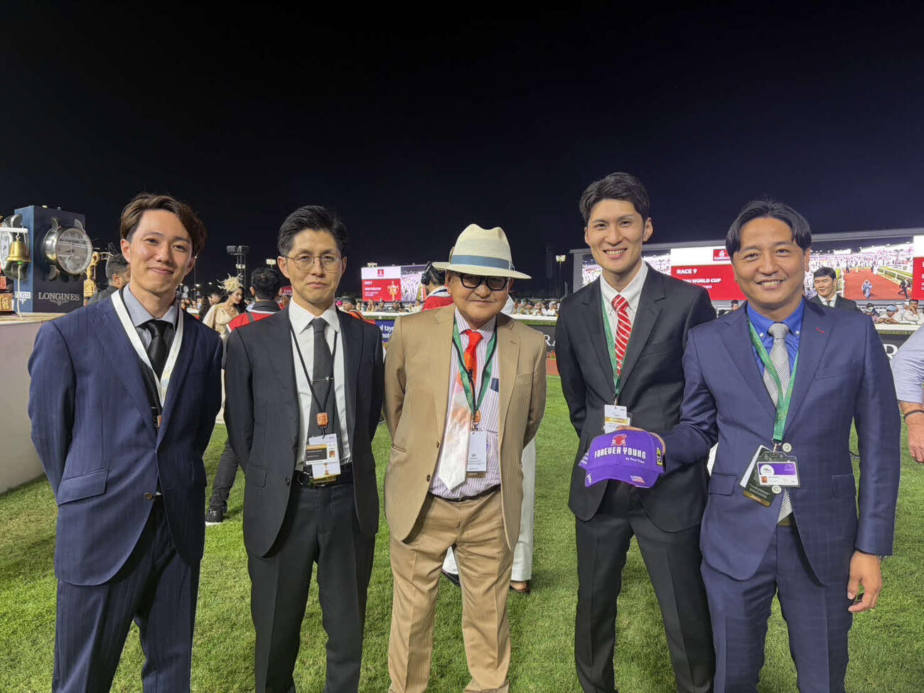 ドバイワールドカップデーで出走馬関係者と