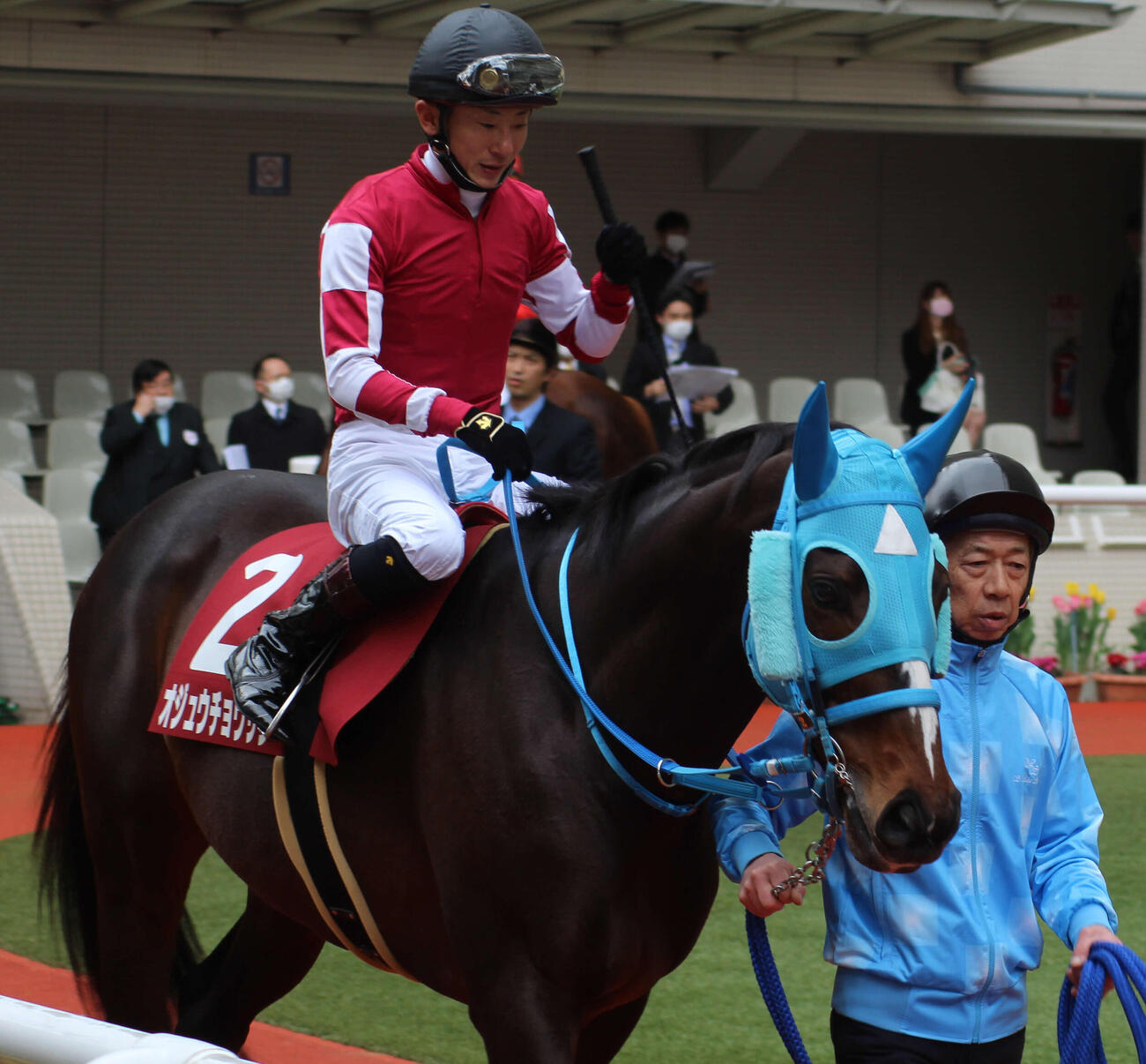 オジュウチョウサン騎乗の石神騎手と長沼厩務員（2020年3月撮影）
