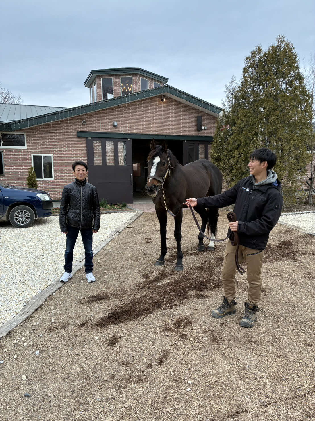 石神深一騎手から引退報告を受けたオジュウチョウサン（写真提供・和田正一郎師）
