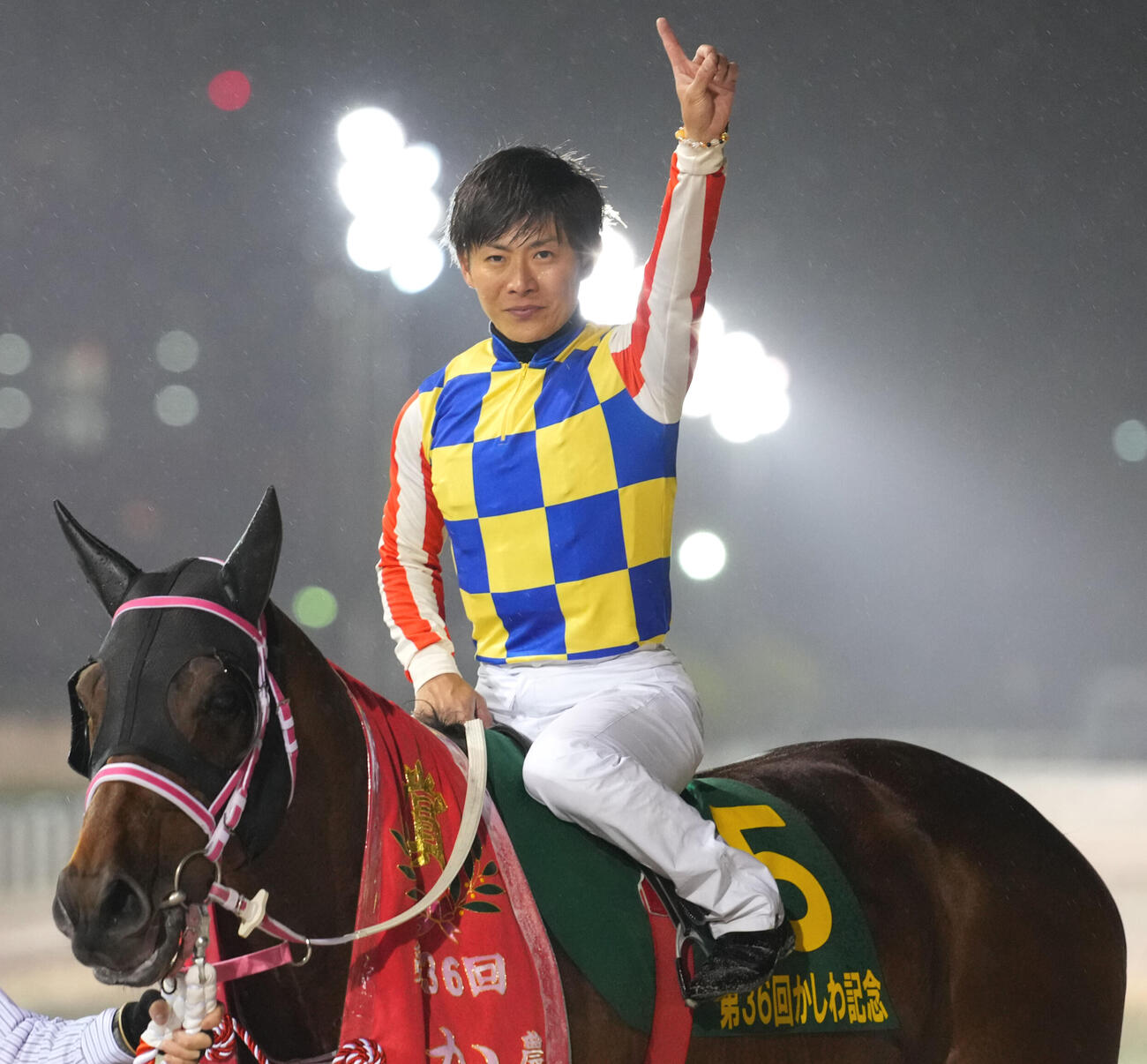 24年かしわ記念を制したシャマルと川須栄彦騎手