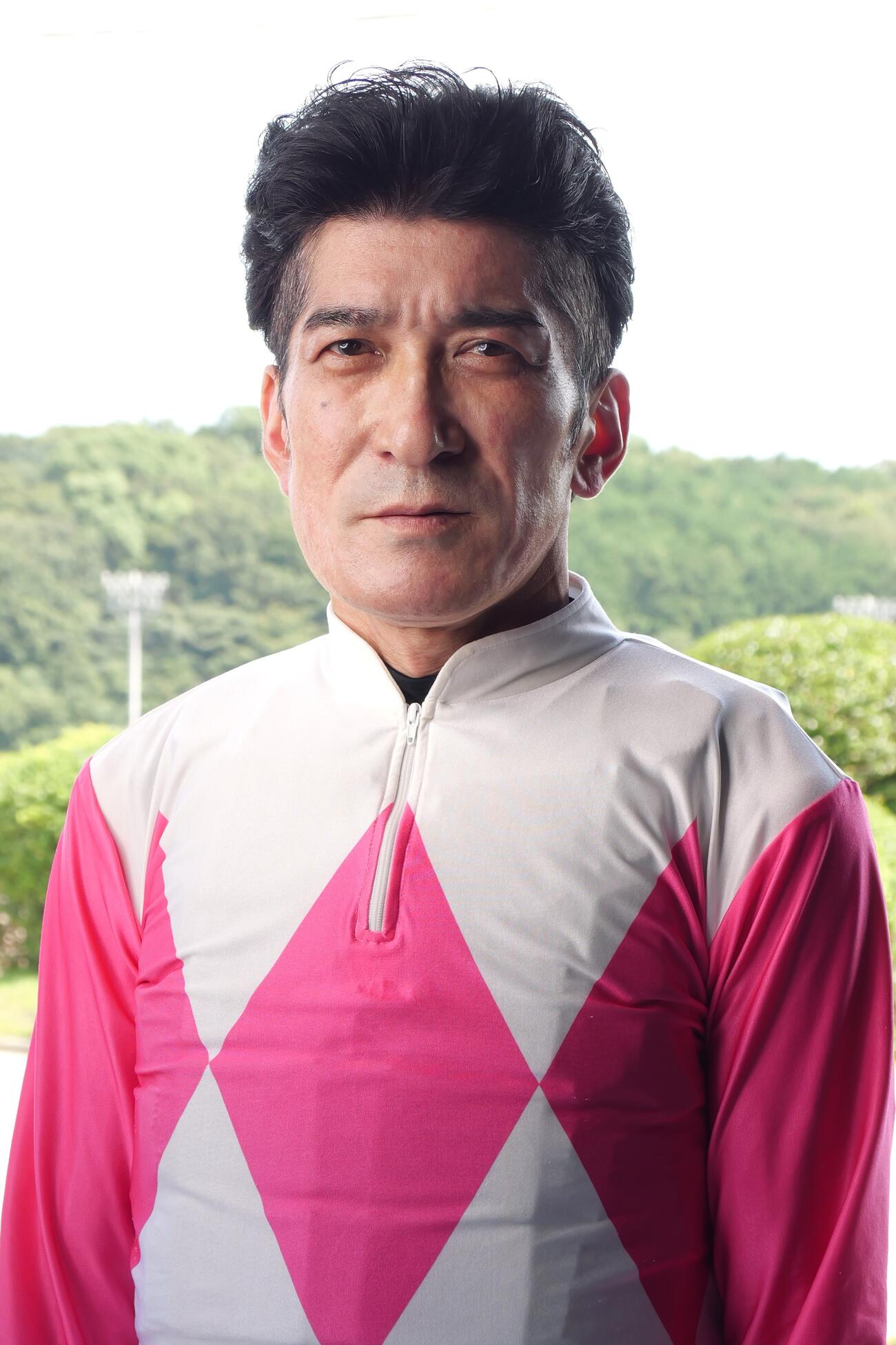 59歳2カ月24日で2000勝を達成した長田進仁騎手