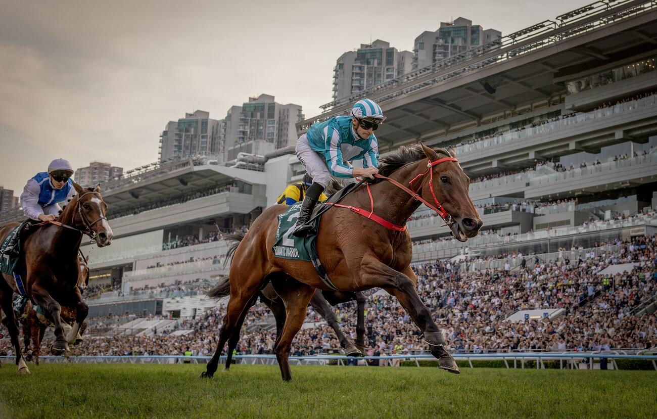 ロマンチックウォリアーとマクドナルド騎手が勝利（C）The Hong Kong Jockey Club