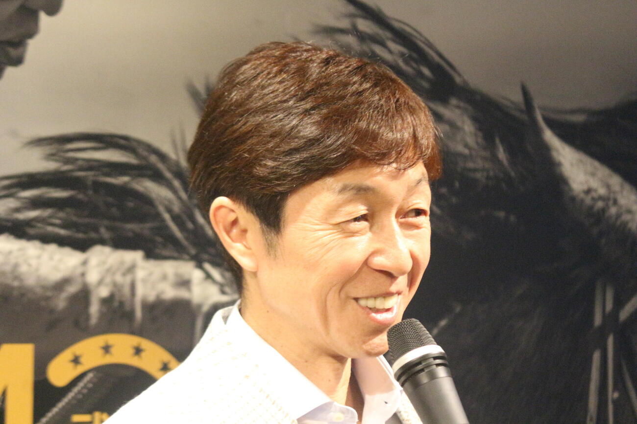 あいさつする武豊騎手