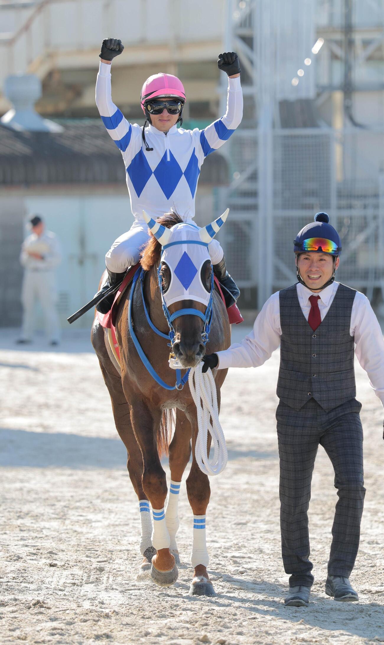 兵庫優駿を制したゴッドフェンサーと吉村智洋騎手