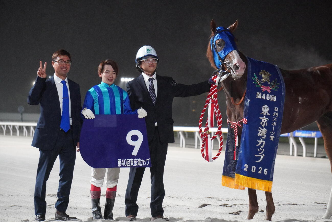 日刊スポーツ賞東京湾Cを制したララメテオと池谷匠翔騎手