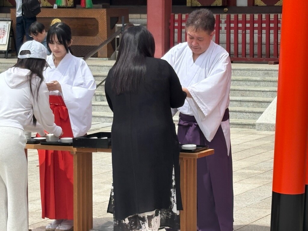 穴守稲荷神社で行われた必勝稲荷祭。今年は武豊騎手からお酒が奉納され、祝電が送られた