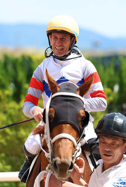 ミルコ・デムーロ騎手が日本復帰後初V「G1を勝ったみたい。うれしい