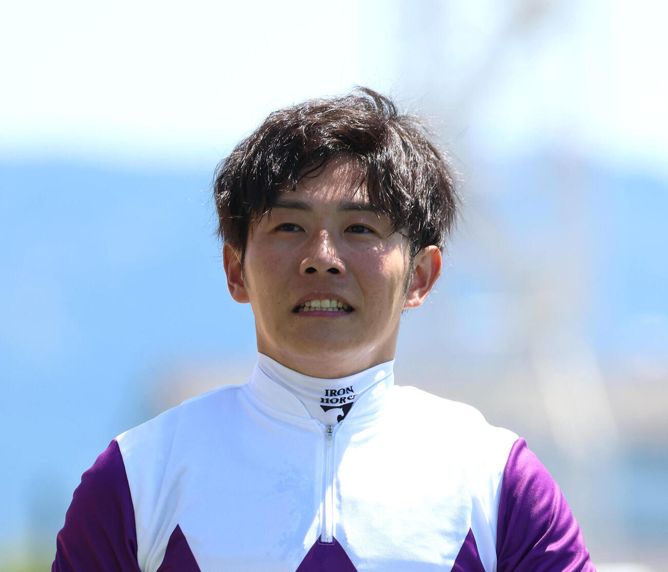 ビサーロで京都2Rを制し復帰後初勝利を挙げた川須栄彦騎手（撮影・白石智彦）