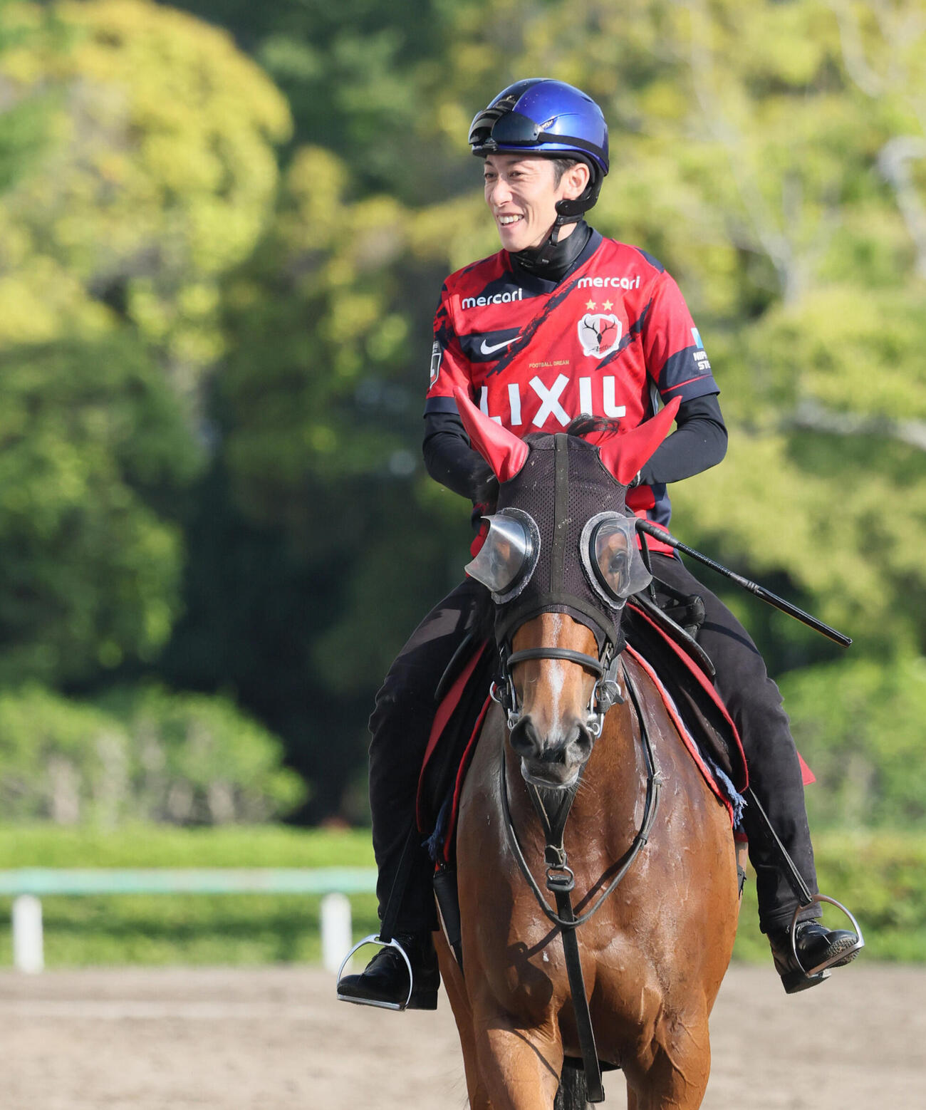 ミツカネベネラと津村明秀騎手（2026年5月20日撮影）