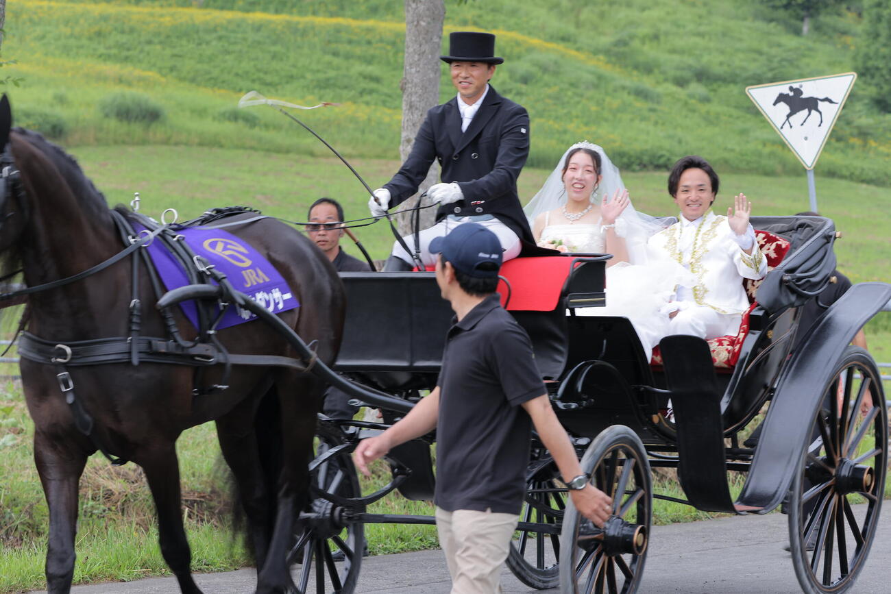 馬上結婚式の写真（浦河町提供）
