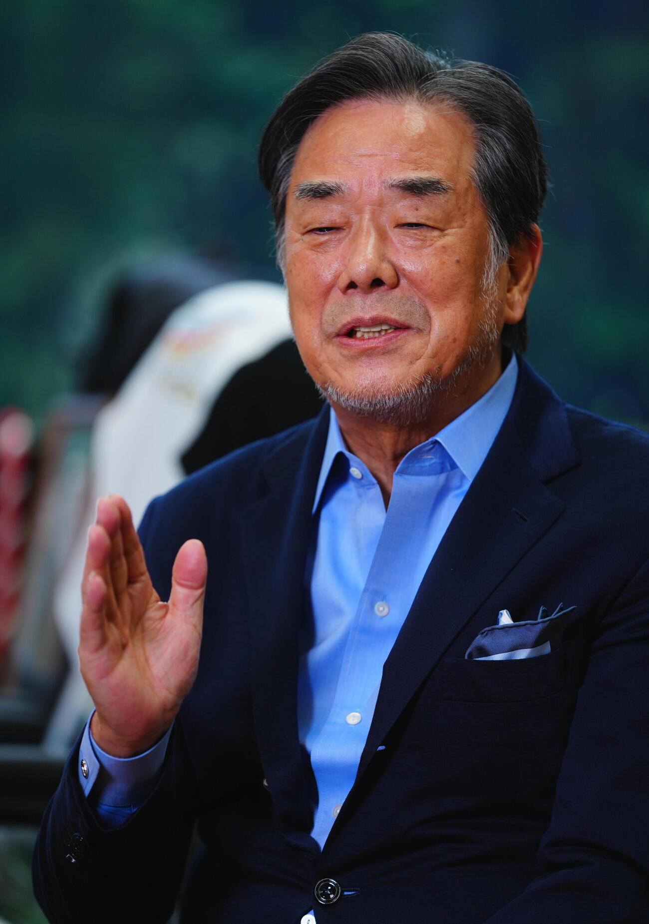 岩田康誠騎手との対談に臨むアスクエジンバラの廣崎利洋オーナー（撮影・垰建太）