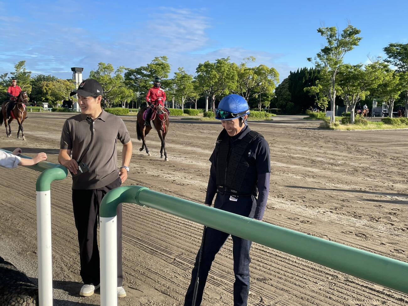ダービーウイークの木曜朝、美浦トレセンに現れた武豊騎手（撮影・深田雄智）