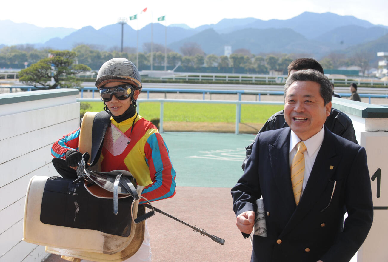 1年目の松山弘平騎手と池添兼雄調教師（2009年撮影）