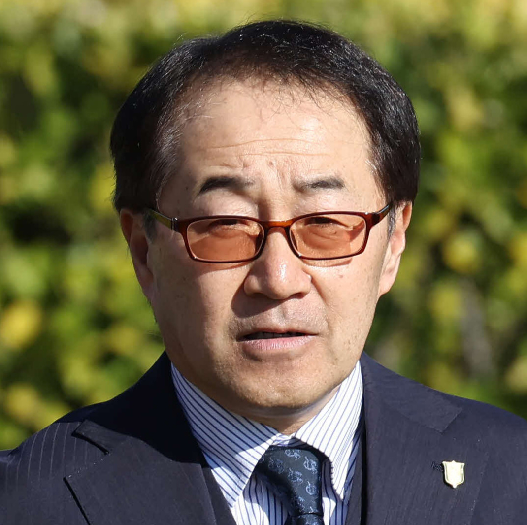 畠山吉宏調教師（2025年12月7日撮影）