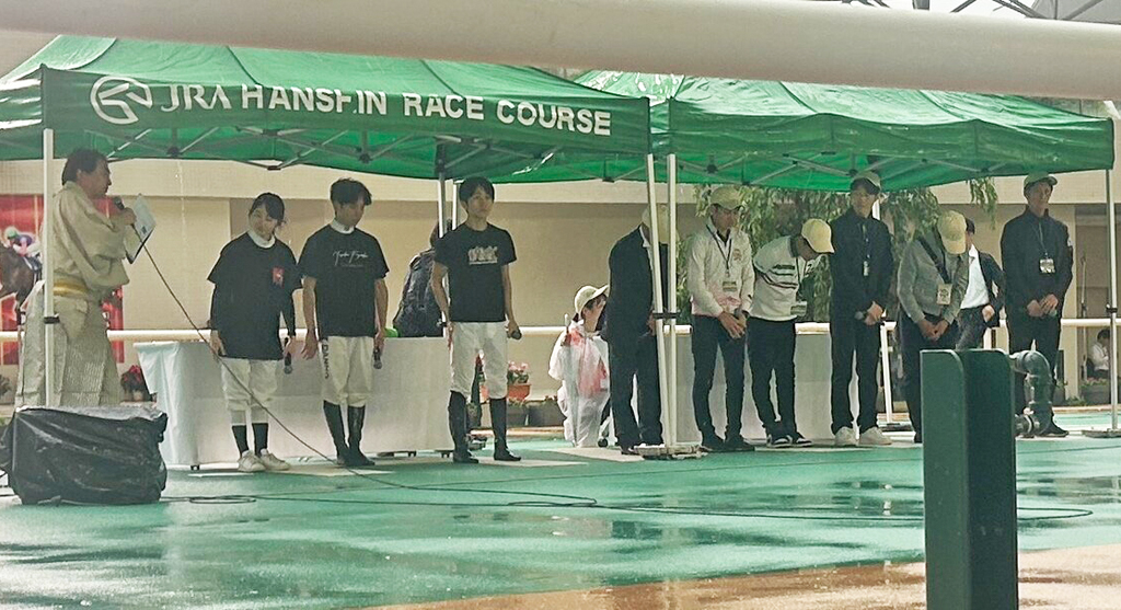 阪神競馬場で行われた「サンクスホースデイズ」（撮影・原田竣矢）