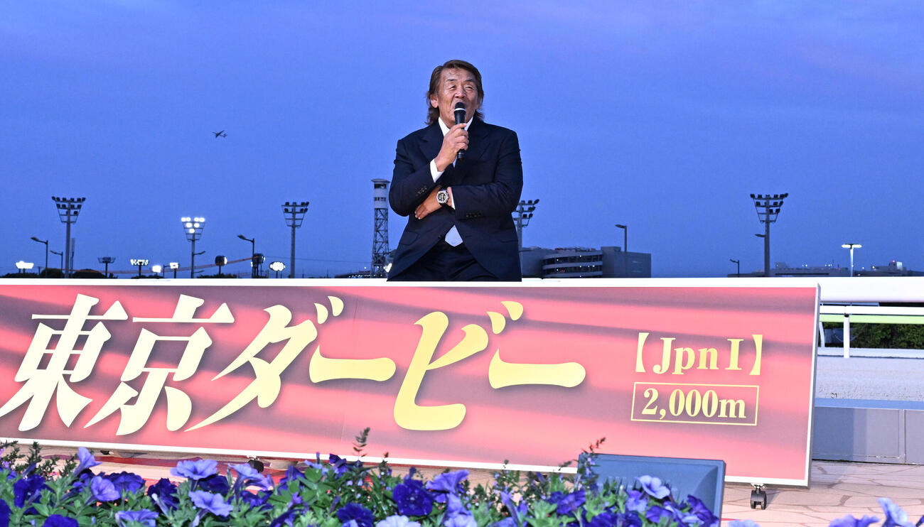 東京ダービーのトークショーに登場した元プロレスラーの長州力（撮影・千葉一成）