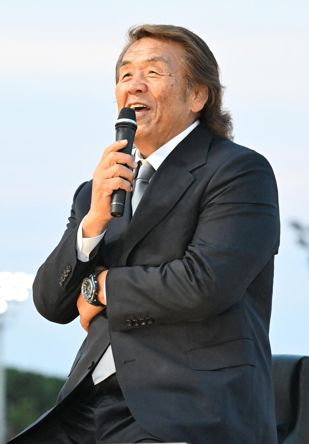 東京ダービーのトークショーに登場した元プロレスラーの長州力（撮影・千葉一成）