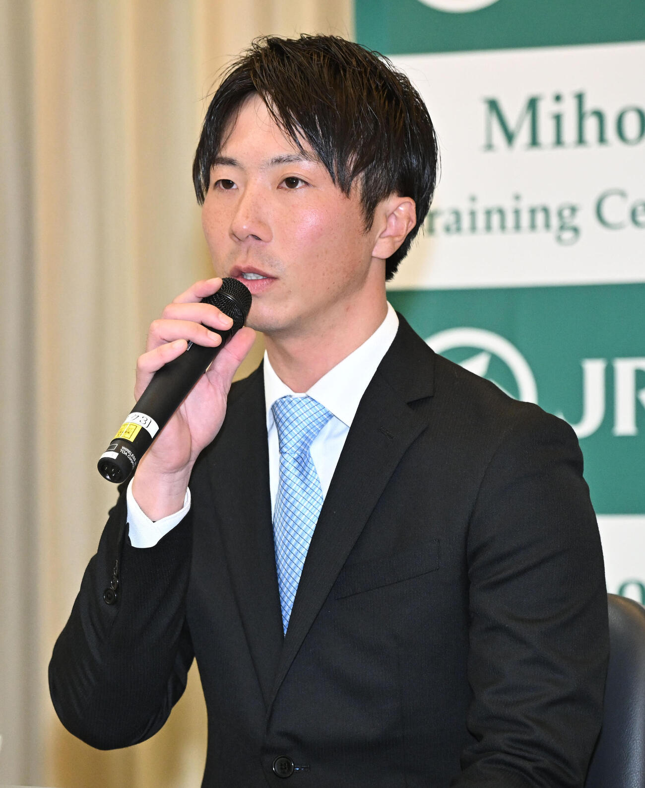 古賀大生調教師（2025年12月撮影）