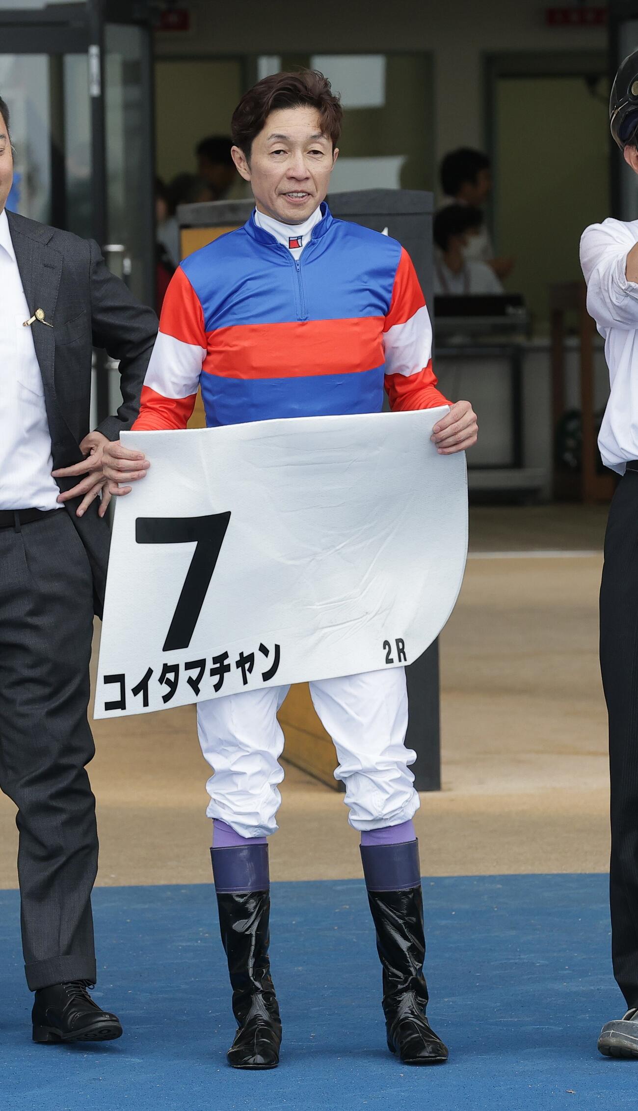 今週から北海道参戦の武豊騎手。2Rコイタマチャンで勝利を挙げる