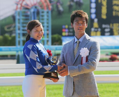 小林美駒騎手が10番人気ファウストラーゼンで重賞初制覇！JRA女性騎手