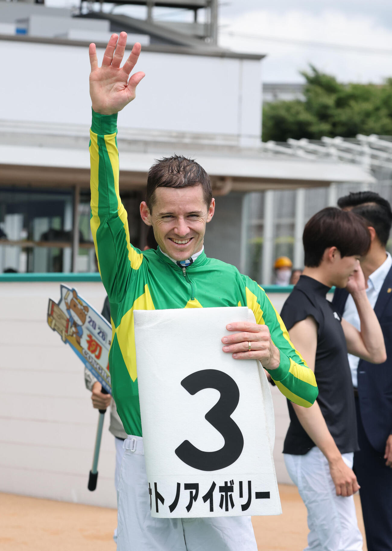 小倉8RでJRA初勝利を飾ったジェイソン・コレット騎手（撮影・梅根麻紀）