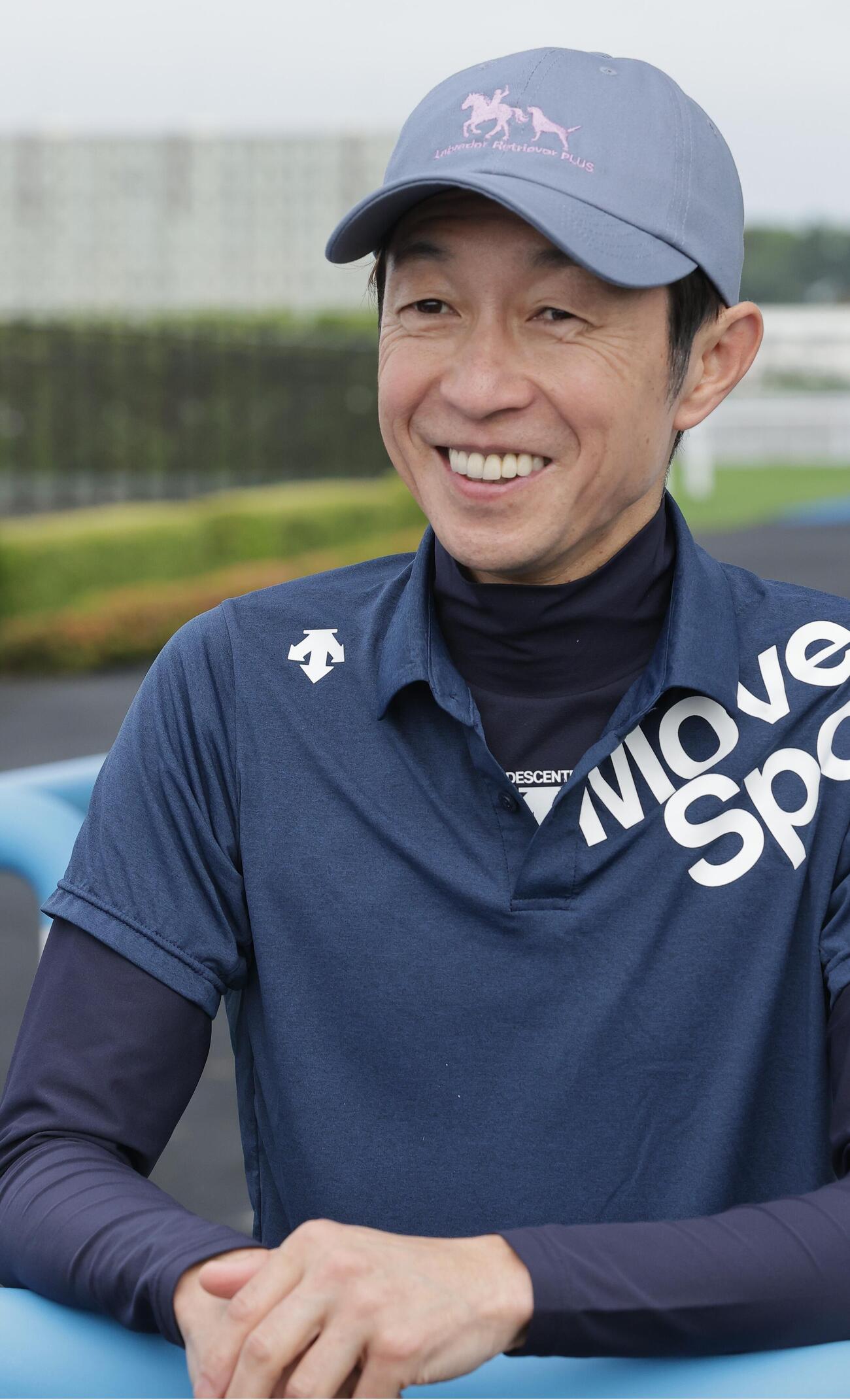 今週の騎乗馬について、笑顔で話す武豊騎手