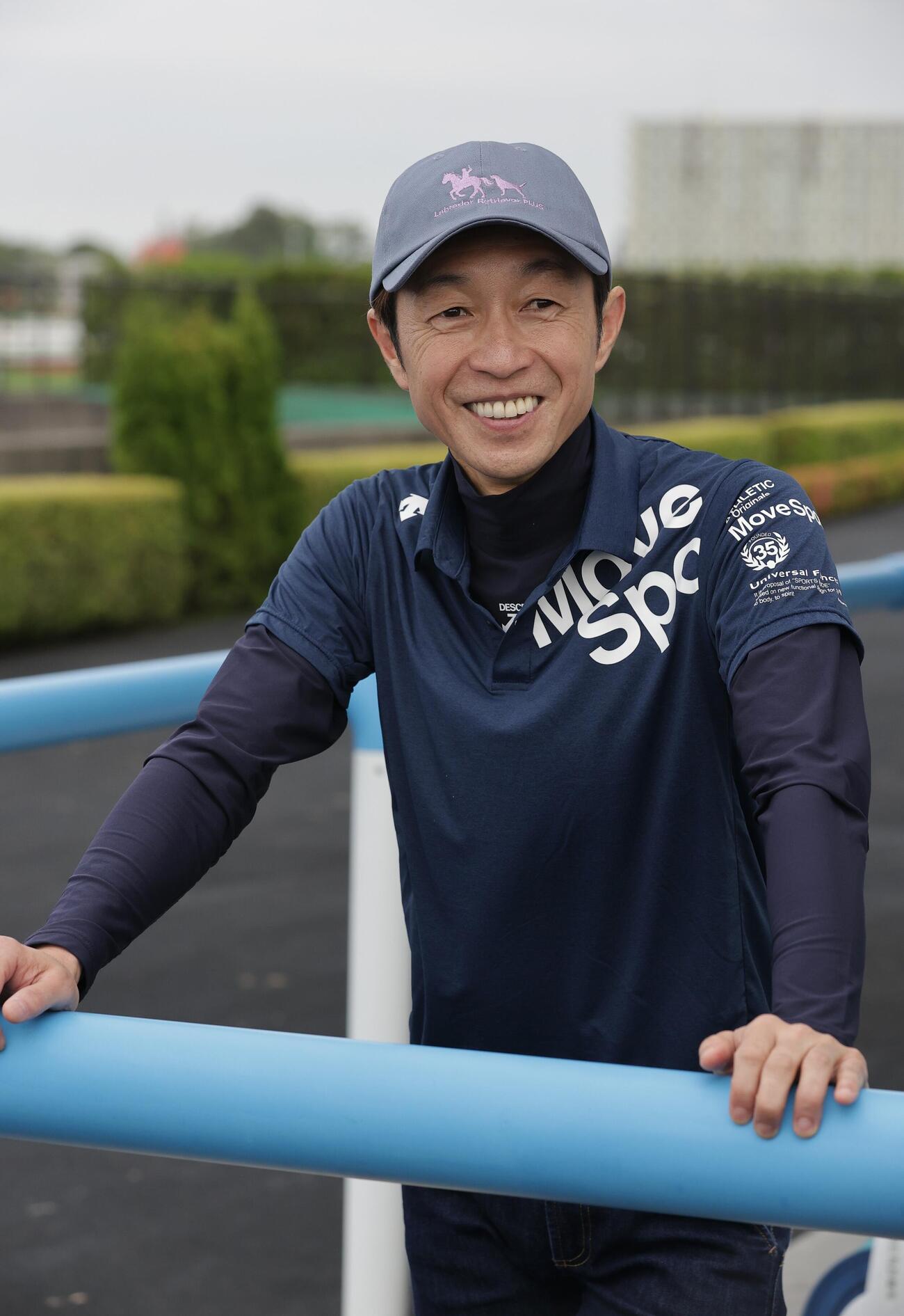 今週の騎乗馬について、笑顔で話す武豊騎手
