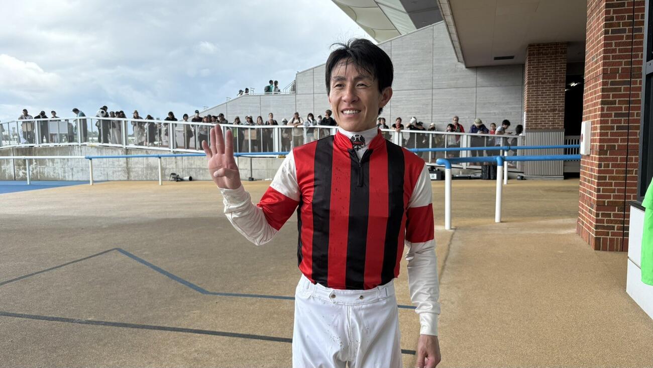 11日の函館1Rから4Rで4連勝を達成した丹内祐次騎手（撮影・木南友輔）