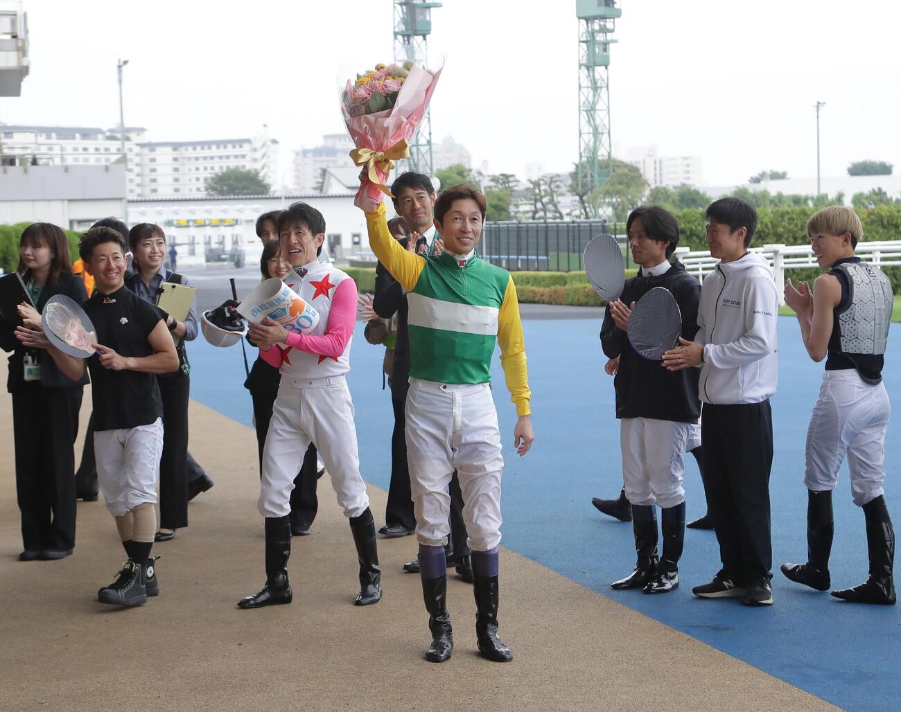 函館7R、ヒミノエトワールで通算5000勝を達成した武豊騎手