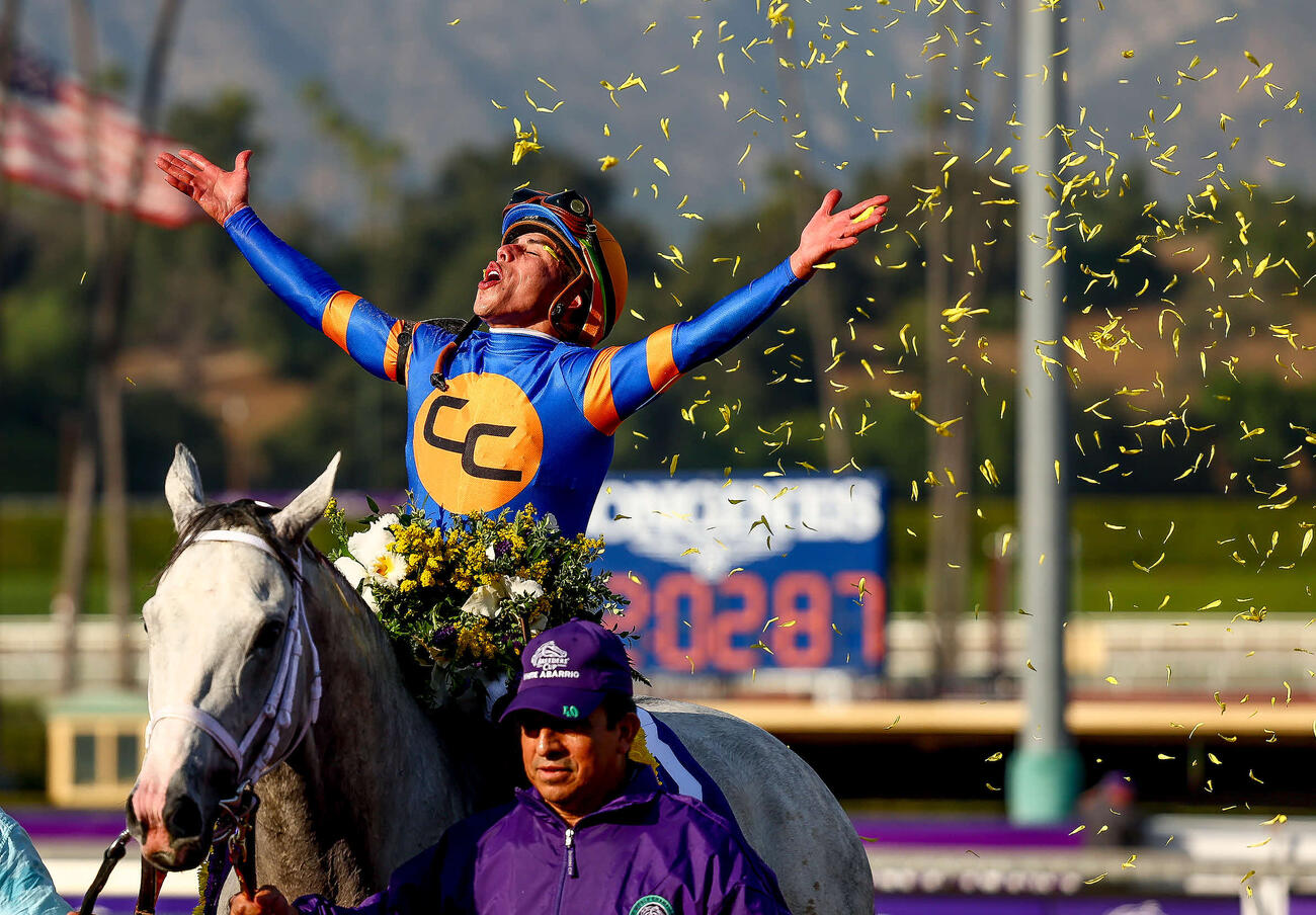 BCクラシックを制したホワイトアバリオとI・オルティス騎手（C）Alex Evers／Eclipse Sportswire／Breeders Cup