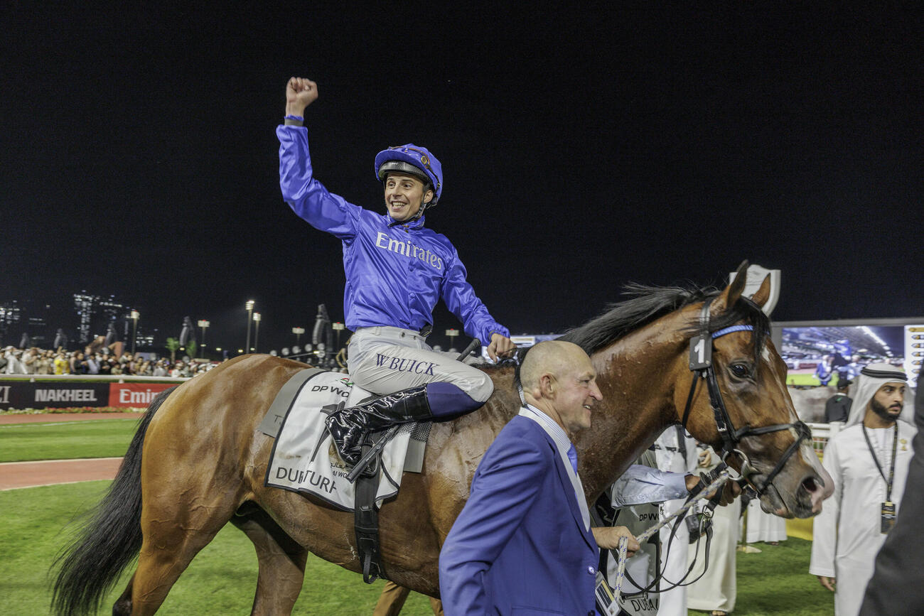 ドバイターフを制したオンブズマンとビュイック騎手（C）Dubai　Racing　Club