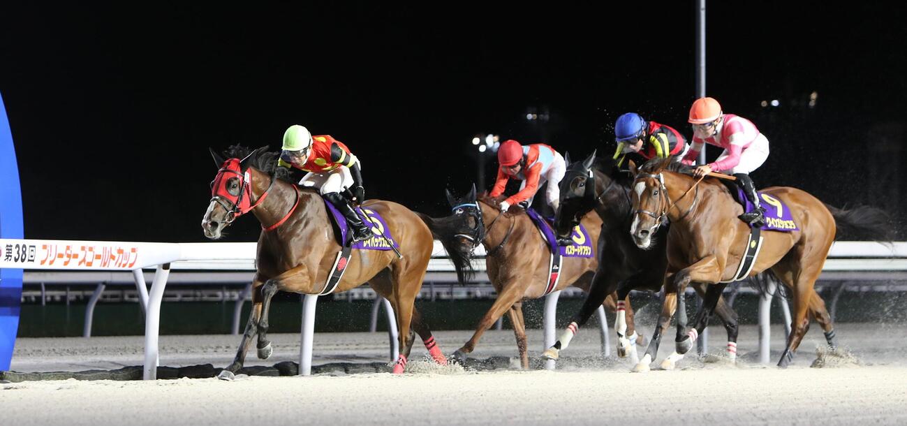 3連勝で重賞初制覇を果たしたレイバックスピン。騎手丹内祐次
