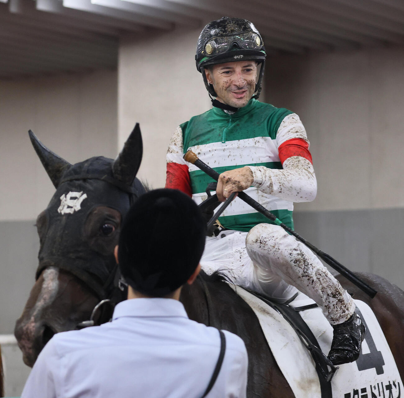 新潟4R、2歳新馬戦を制したエクラドリオンとクリストフ・ルメール騎手（撮影・丹羽敏通）